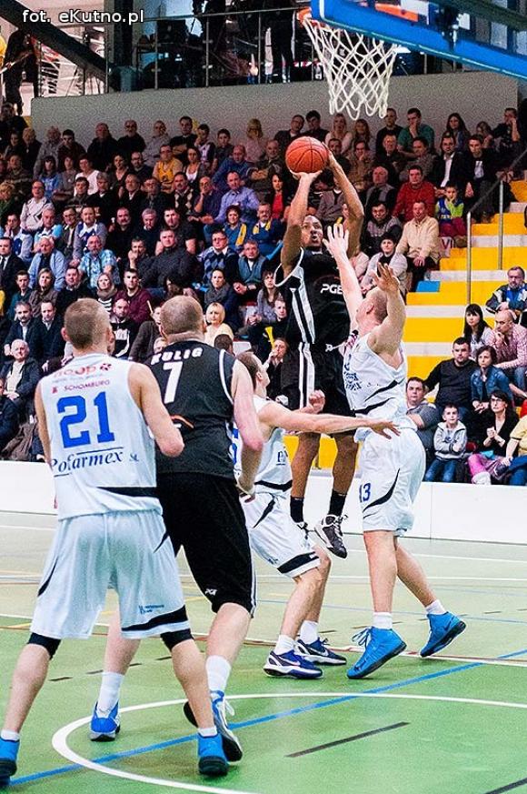 Tur(ów) za silny. AZS rozbity w Pucharze Polski Intermarché Basket Cup