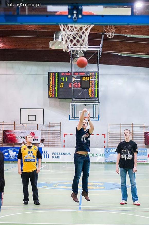 Tur(ów) za silny. AZS rozbity w Pucharze Polski Intermarché Basket Cup