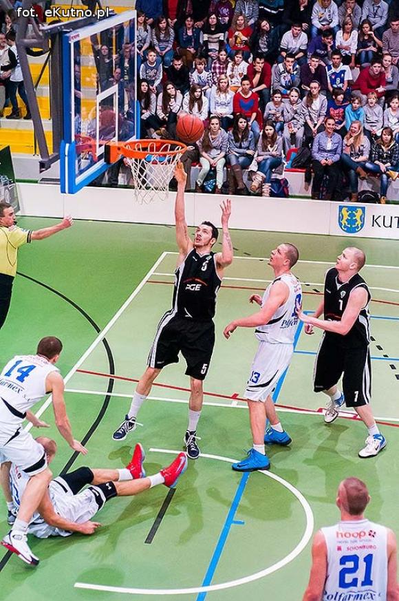 Tur(ów) za silny. AZS rozbity w Pucharze Polski Intermarché Basket Cup