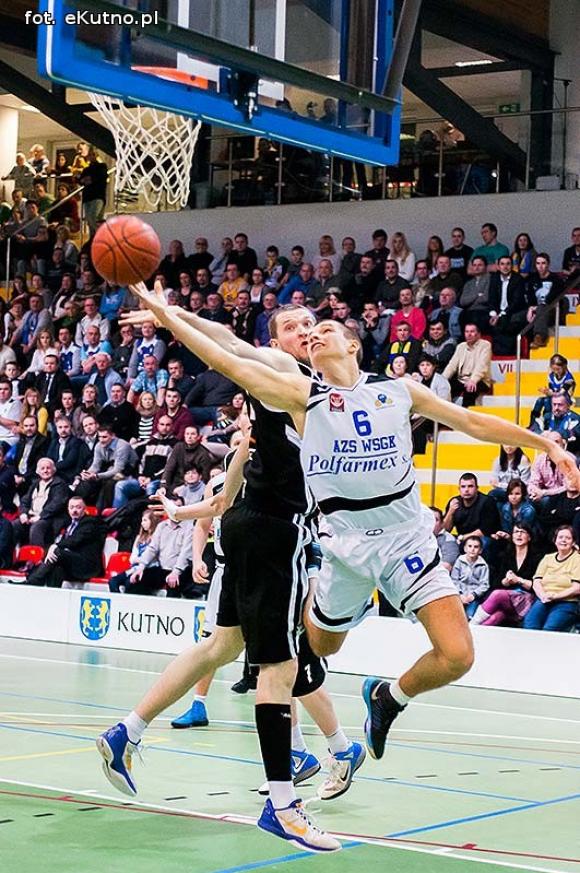 Tur(ów) za silny. AZS rozbity w Pucharze Polski Intermarché Basket Cup