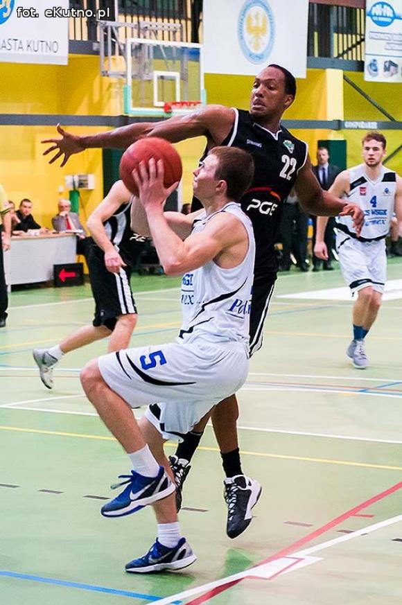 Tur(ów) za silny. AZS rozbity w Pucharze Polski Intermarché Basket Cup