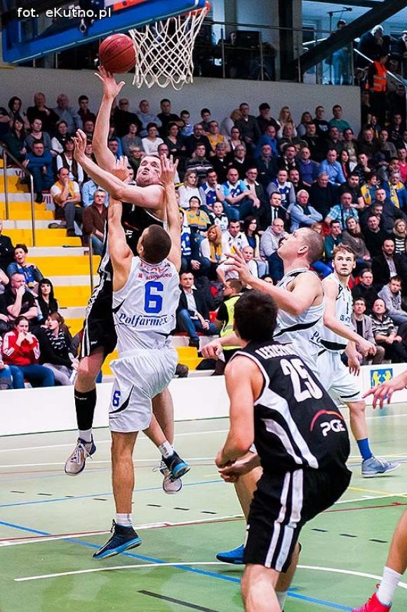 Tur(ów) za silny. AZS rozbity w Pucharze Polski Intermarché Basket Cup