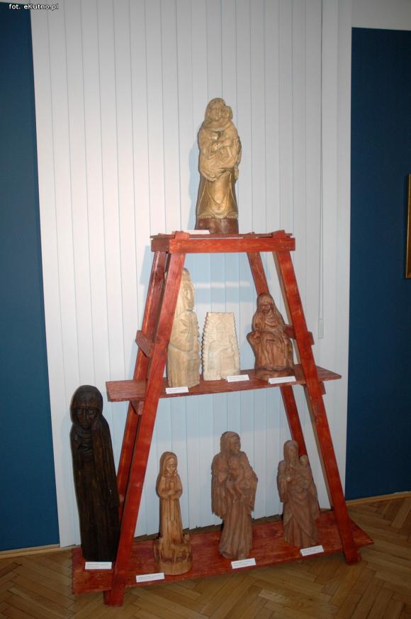 Pieta, Czarna Madonna, Rodzicielka, Pocieszycielka, Orędowniczka. Madonny w kutnowskim muzeum