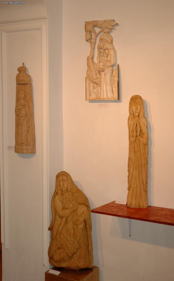 Pieta, Czarna Madonna, Rodzicielka, Pocieszycielka, Orędowniczka. Madonny w kutnowskim muzeum