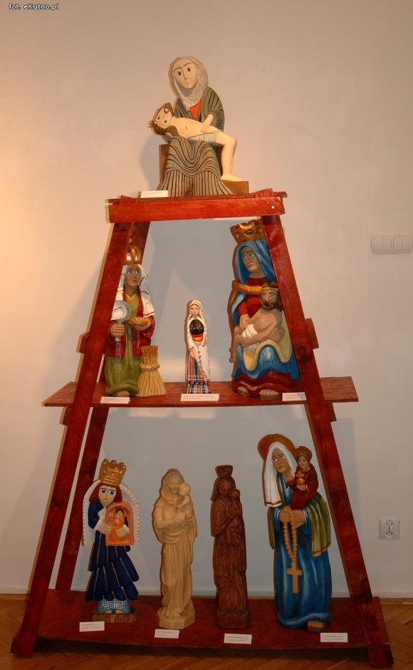 Pieta, Czarna Madonna, Rodzicielka, Pocieszycielka, Orędowniczka. Madonny w kutnowskim muzeum