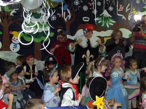 Bal w krainie bałwanków w rytmie Gangnam Style