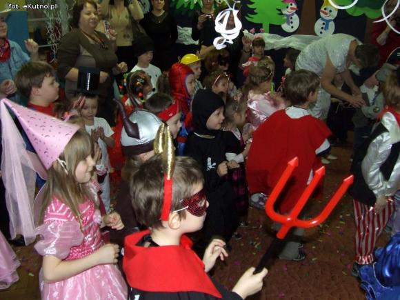 Bal w krainie bałwanków w rytmie Gangnam Style