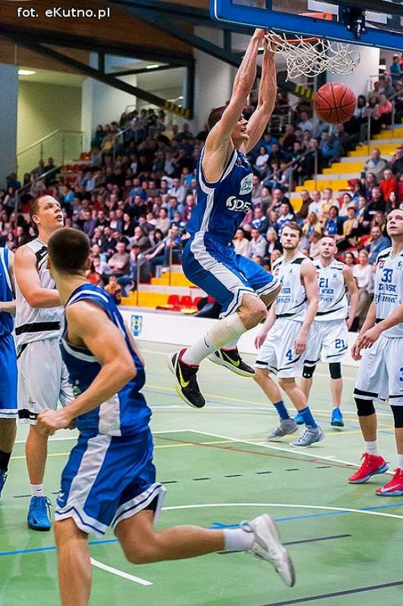 Słodki smak zwycięstwa. AZS schrupał toruńskie pierniki