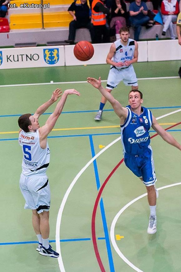 Słodki smak zwycięstwa. AZS schrupał toruńskie pierniki