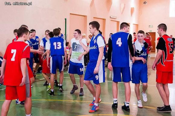 Staszic nie ma sobie równych. Chłopcy wygrali Licealiadę 2013 na etapie powiatowym