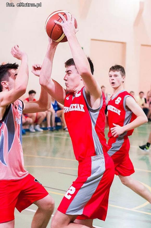 Staszic nie ma sobie równych. Chłopcy wygrali Licealiadę 2013 na etapie powiatowym