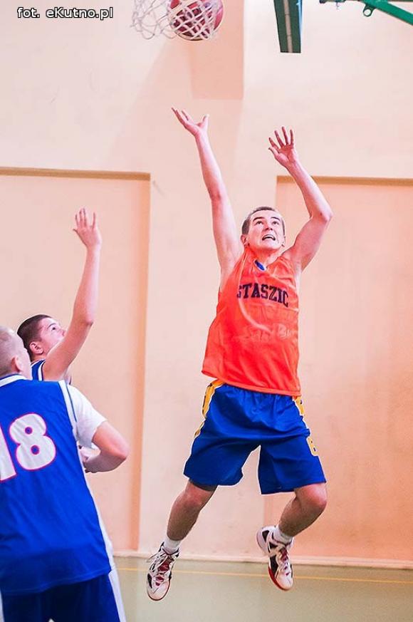 Staszic nie ma sobie równych. Chłopcy wygrali Licealiadę 2013 na etapie powiatowym