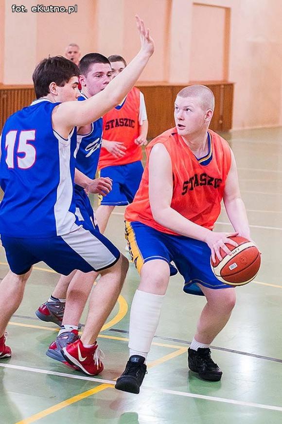 Staszic nie ma sobie równych. Chłopcy wygrali Licealiadę 2013 na etapie powiatowym