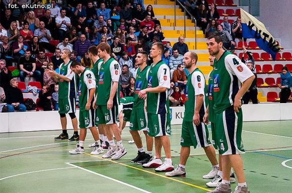 Rzuty za trzy nie wystarczyły. AZS przegrał z MOSiR-em Krosno