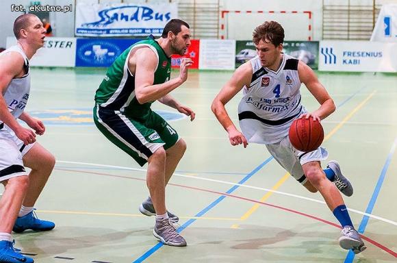 Rzuty za trzy nie wystarczyły. AZS przegrał z MOSiR-em Krosno