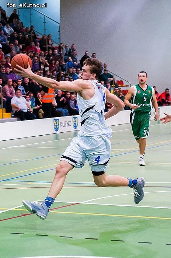 Rzuty za trzy nie wystarczyły. AZS przegrał z MOSiR-em Krosno