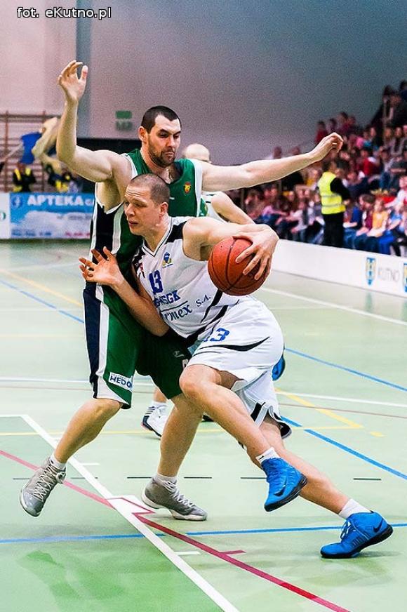 Rzuty za trzy nie wystarczyły. AZS przegrał z MOSiR-em Krosno