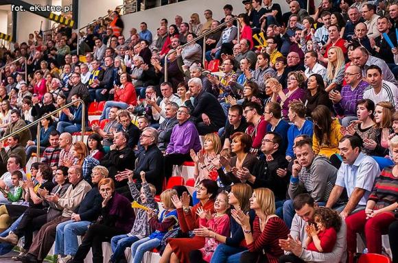 Rzuty za trzy nie wystarczyły. AZS przegrał z MOSiR-em Krosno