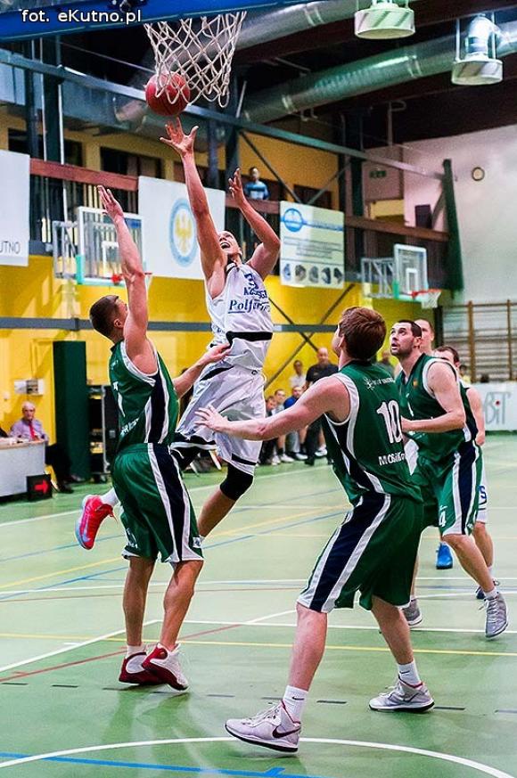 Rzuty za trzy nie wystarczyły. AZS przegrał z MOSiR-em Krosno