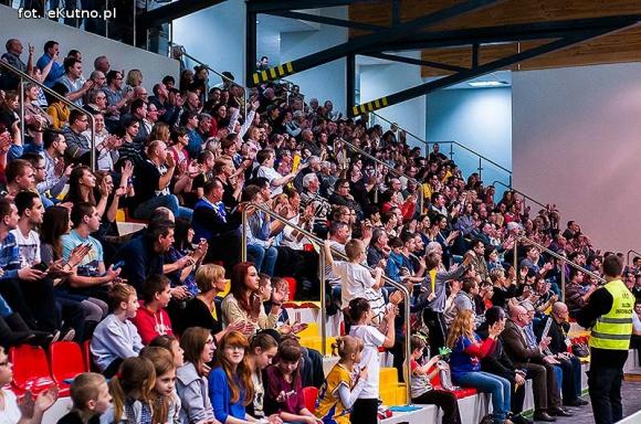 Rzuty za trzy nie wystarczyły. AZS przegrał z MOSiR-em Krosno