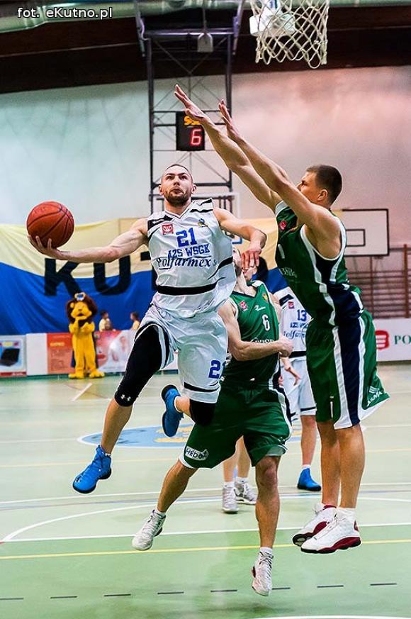 Rzuty za trzy nie wystarczyły. AZS przegrał z MOSiR-em Krosno