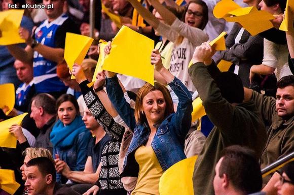 Rzuty za trzy nie wystarczyły. AZS przegrał z MOSiR-em Krosno