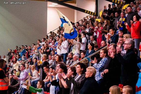 Rzuty za trzy nie wystarczyły. AZS przegrał z MOSiR-em Krosno