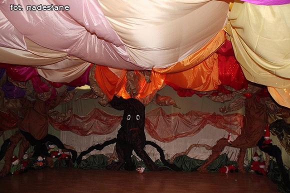 Jarzębinki bawiły się w bajkowym lesie