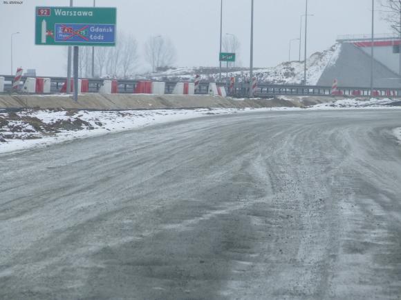 Szlakiem zniszczonych dróg powiatu kutnowskiego. Jak żyć panie wójcie? Mieszkańcy Kaszew proszą o nową drogę