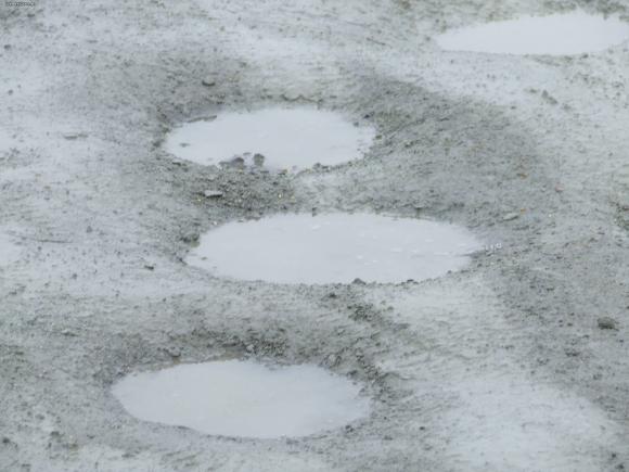 Szlakiem zniszczonych dróg powiatu kutnowskiego. Jak żyć panie wójcie? Mieszkańcy Kaszew proszą o nową drogę