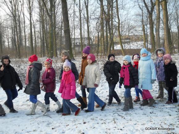 Tajniki pracy piekarza i strażaka oraz zajęcia plastyczne. Pierwszy tydzień ferii w Krośniewicach