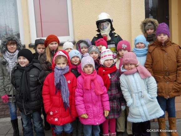 Tajniki pracy piekarza i strażaka oraz zajęcia plastyczne. Pierwszy tydzień ferii w Krośniewicach