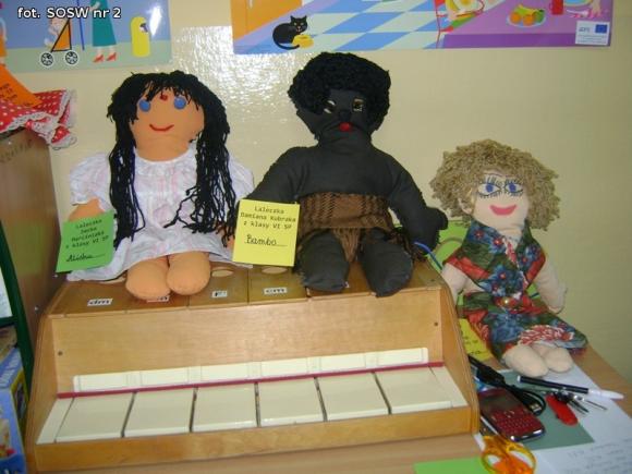 W SOSW nr 2 szyli szmaciane laleczki dla Unicefu