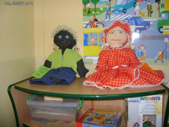 W SOSW nr 2 szyli szmaciane laleczki dla Unicefu