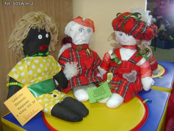 W SOSW nr 2 szyli szmaciane laleczki dla Unicefu