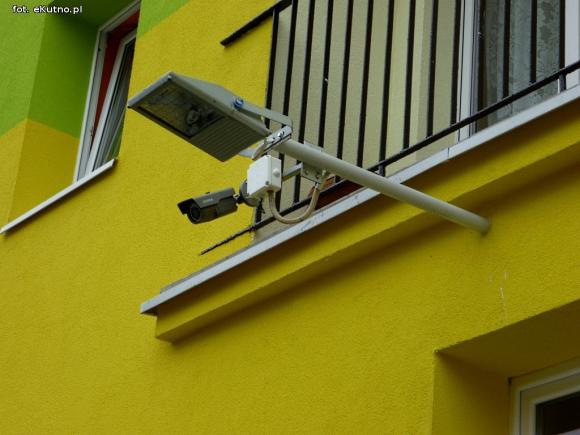 eKutno z plusem: Kamery są, spokój jest, ale jak tu teraz podrapać się po tyłku?