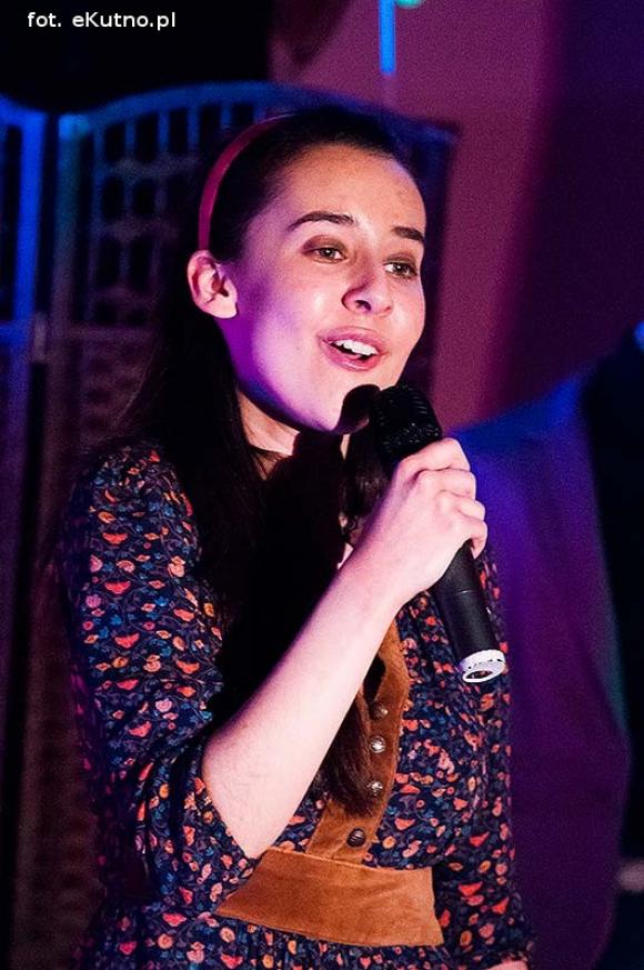 Być kobietą, bo kobiety są występne i zdradzieckie... Piosenki o kobietach i dla nich w Hotelu Rondo