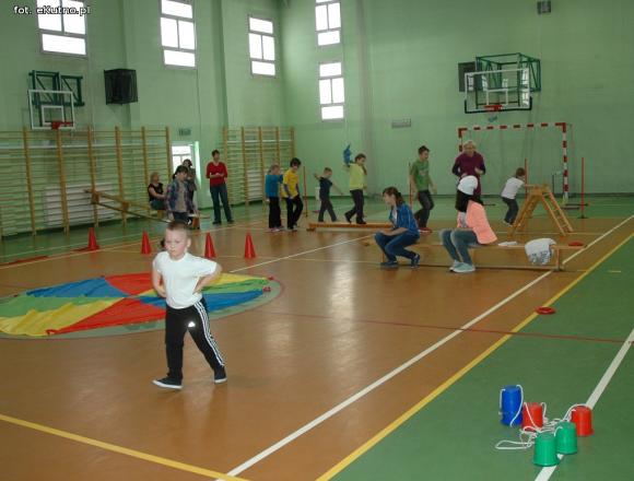 Czwórka zaprasza do zerówki i pierwszej klasy