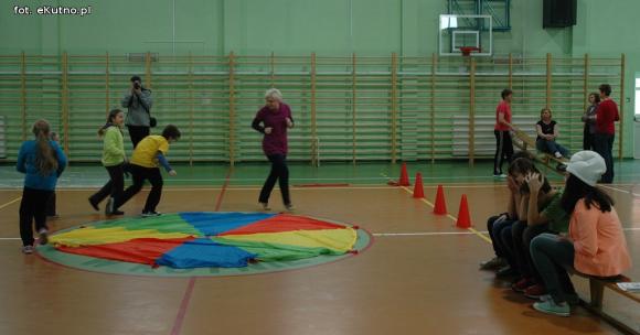 Czwórka zaprasza do zerówki i pierwszej klasy