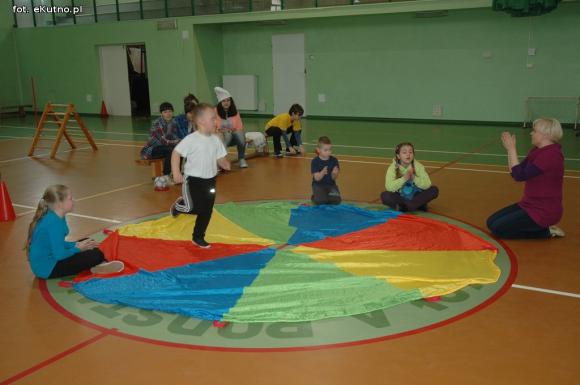 Czwórka zaprasza do zerówki i pierwszej klasy