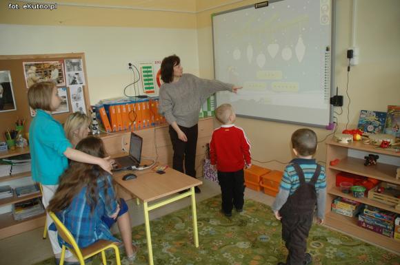 Czwórka zaprasza do zerówki i pierwszej klasy