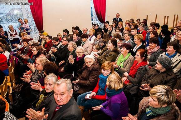 Rewelacyjne występy na Dzień Kobiet w OSP w Leszczynku