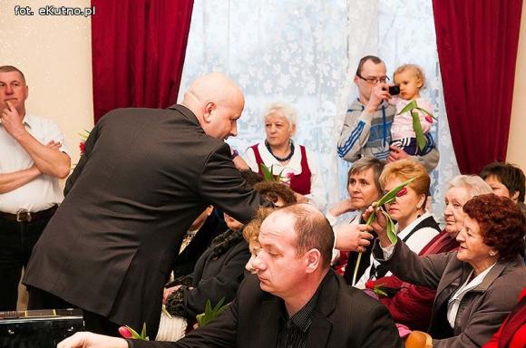 Rewelacyjne występy na Dzień Kobiet w OSP w Leszczynku