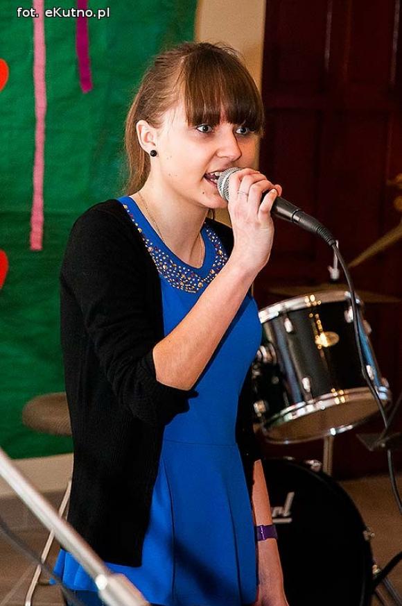 Rewelacyjne występy na Dzień Kobiet w OSP w Leszczynku