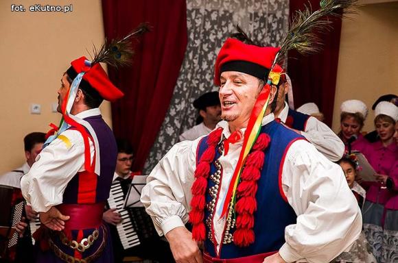 Rewelacyjne występy na Dzień Kobiet w OSP w Leszczynku