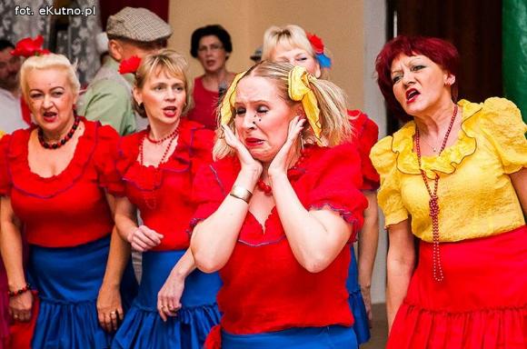 Rewelacyjne występy na Dzień Kobiet w OSP w Leszczynku