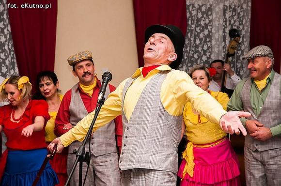 Rewelacyjne występy na Dzień Kobiet w OSP w Leszczynku