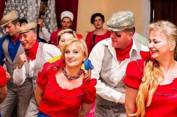 Rewelacyjne występy na Dzień Kobiet w OSP w Leszczynku