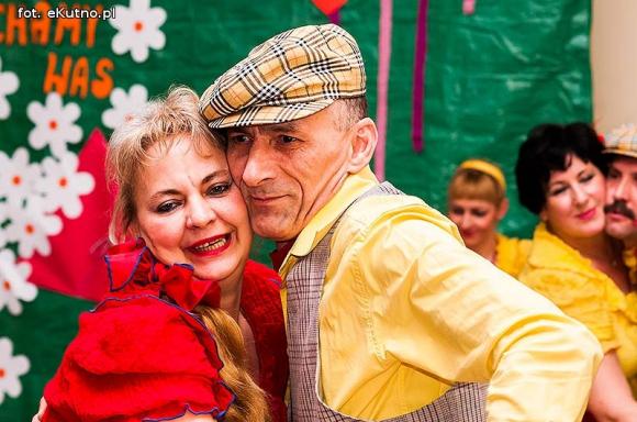 Rewelacyjne występy na Dzień Kobiet w OSP w Leszczynku