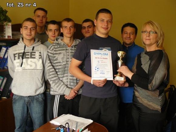 Pod patronatem eKutno.pl: I Zjazd Absolwentów Zespołu Szkół Nr 4 im. Zygmunta Balickiego w Kutnie - Azorach